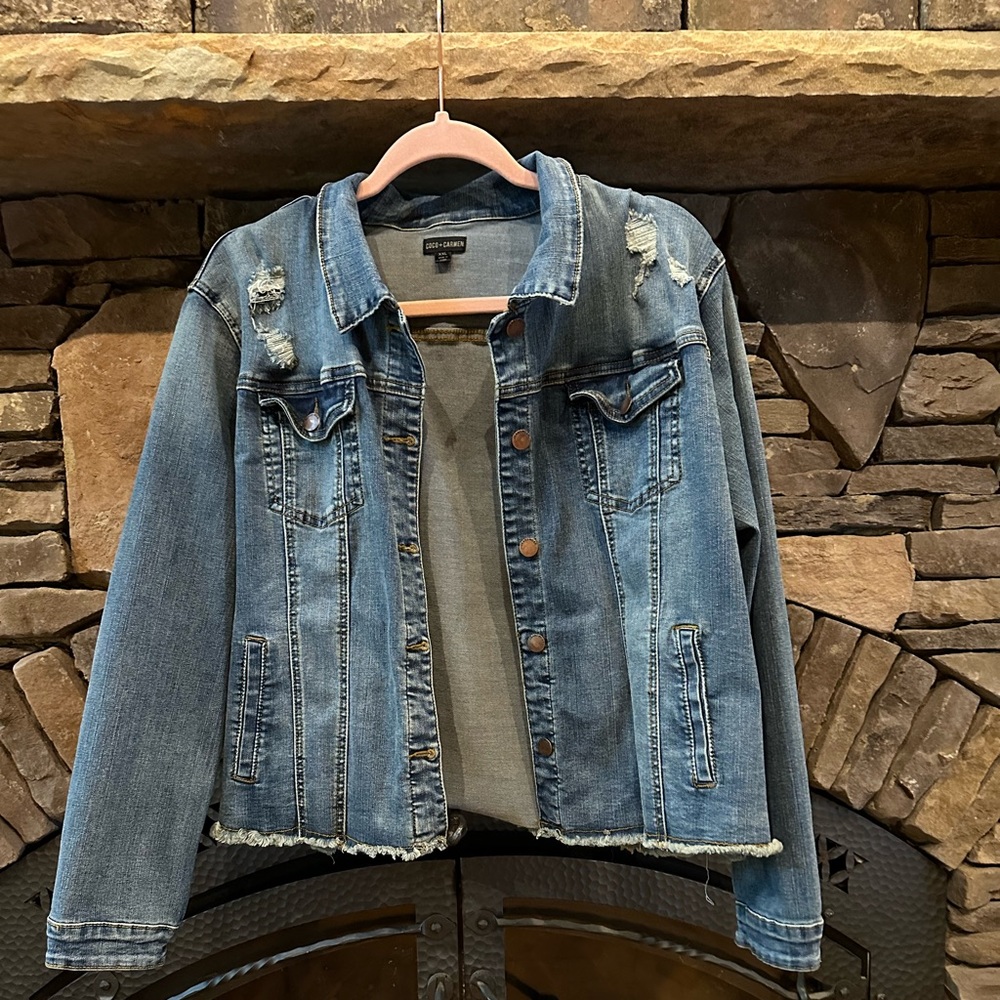 Coco + Carmen stretch Denim Jacket. Raw Hem. Distressed. Sz XL